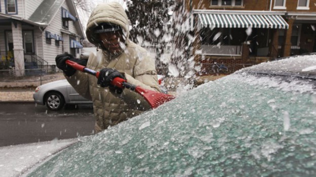 Gratte glace anti givre pare-brise voiture hiver brosse à neige